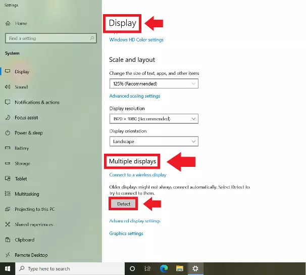 Image: Windows 10: Settings menu with display settings and device detection